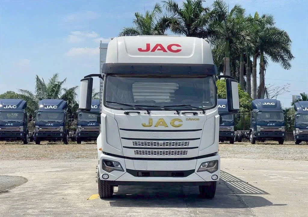 JAC DAWOS (Cabin Thấp) CHASSIS tải trọng 8.3 tấn Ngoại thất 2